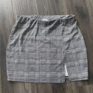 BETTER BE Plaid Stretchy Skirt